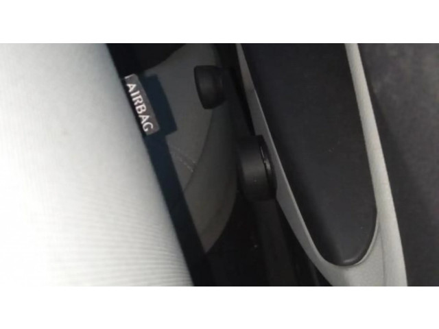 Подушка безопасности в сиденье Ford Fiesta