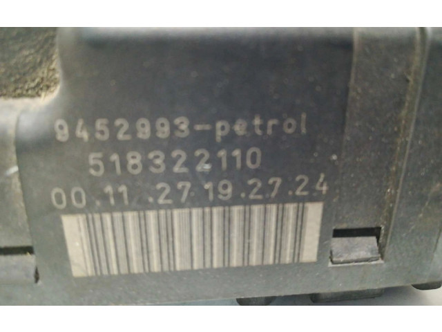 Блок предохранителей 9452993, 36900   Volvo S80    