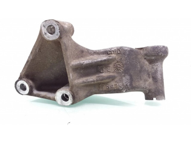 Кронштейн крепления коробки передач