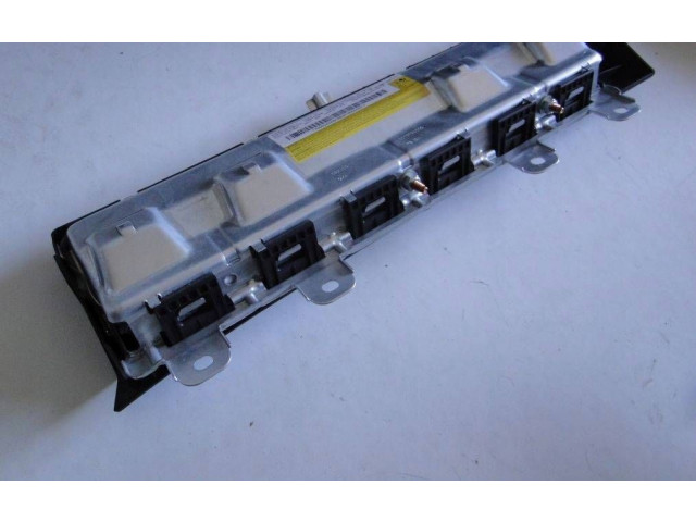 Подушка безопасности для колен A1768600000   Mercedes-Benz CLA C117 X117 W117