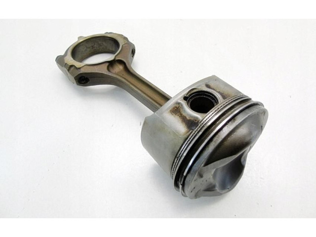 Píst 82L76 Renault Megane II