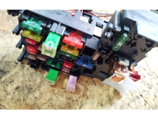Блок предохранителей  5q0937615c   Skoda Octavia Mk3 (5E)    