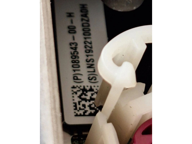 Дисплей 108954300H, VS192210DDZAA Tesla Model S