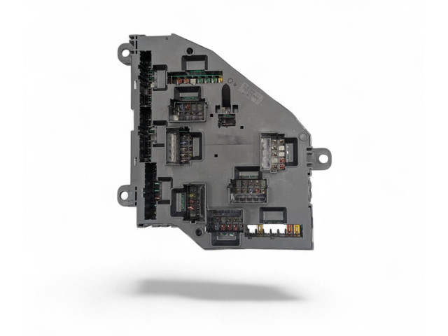 Pojistková skříňka 9264923, 9267980 BMW M5 2016