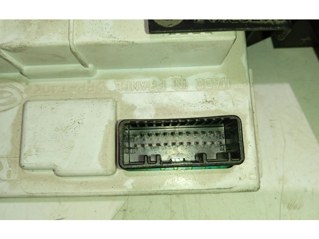 Дисплей 8200380298 Renault Kangoo I