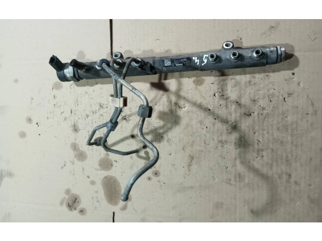 Топливная рампа 30757146, 010287L2   Volvo V70  