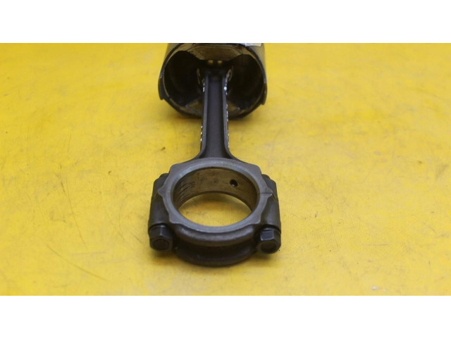  Поршень с шатуном  69G0  Suzuki Ignis  