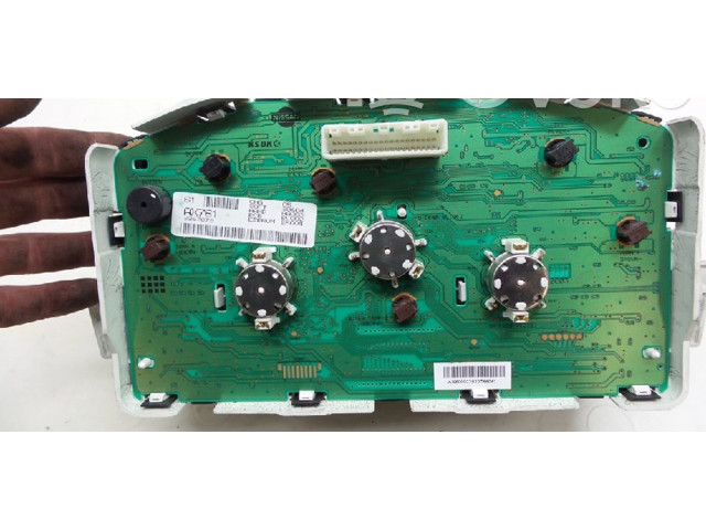 Přístrojová deska Nissan Micra C+C 2003