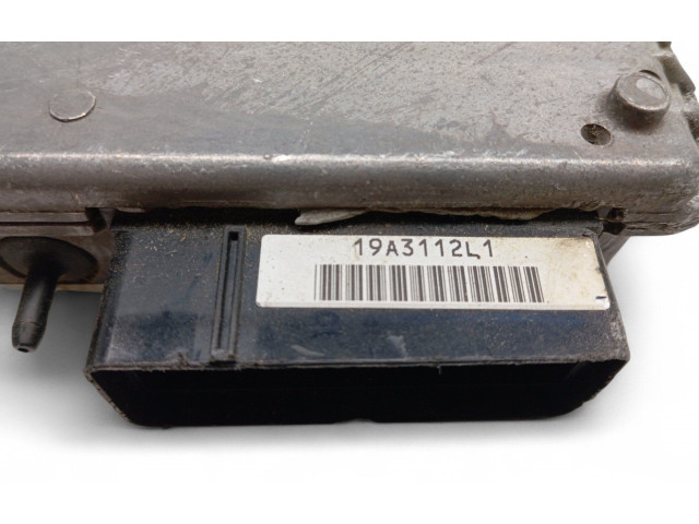 Блок управления двигателем Блок управления MKC104032 Rover 100