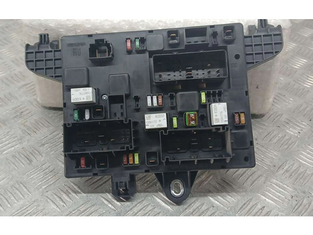   Pojistková skříňka 13368653, 365927271   Opel Zafira C 2011