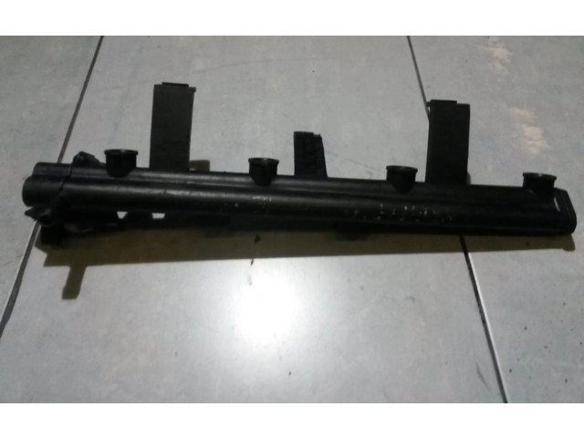 Топливная рампа 9621783580   Peugeot 406  