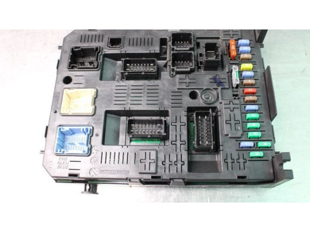 Блок предохранителей 966405908001   Citroen C5    