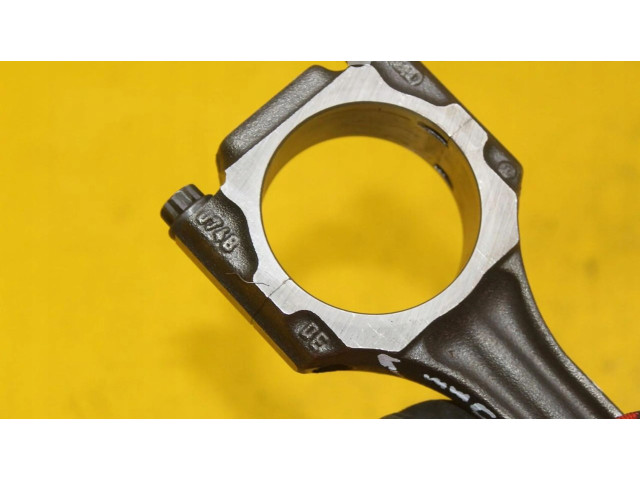  Поршень с шатуном    Skoda Fabia Mk1 (6Y)  