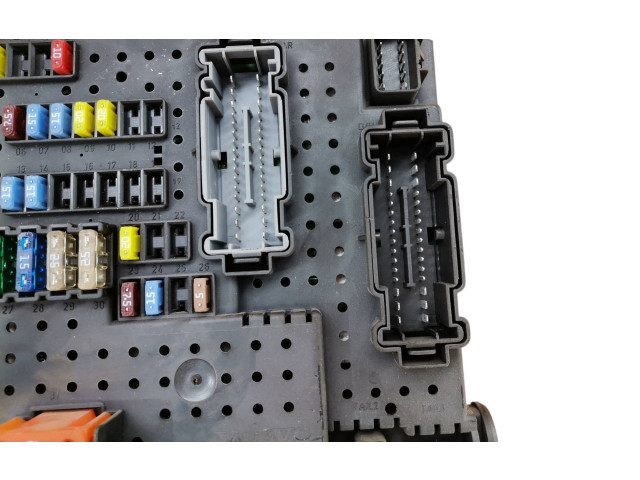 Блок предохранителей 30728512, 28017881   Volvo XC90    