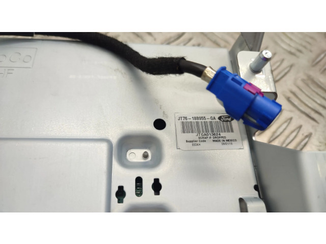 Радио/ проигрыватель CD/DVD / навигация