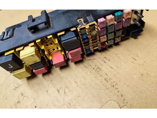 Блок предохранителей Jeep Grand Cherokee (WJ)