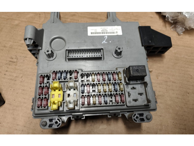 Блок предохранителей 56009987AE Jeep Cherokee III KJ