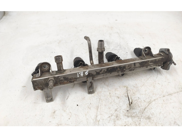 Vstřikovací lišta 13531247904   BMW 3 E36  pro benzínový / Газ motor 1.6 M43B16 