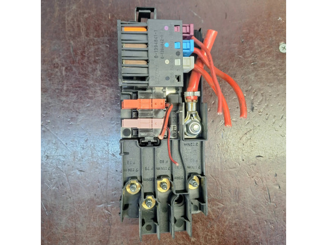 Блок предохранителей 2115452601 Mercedes-Benz R W251