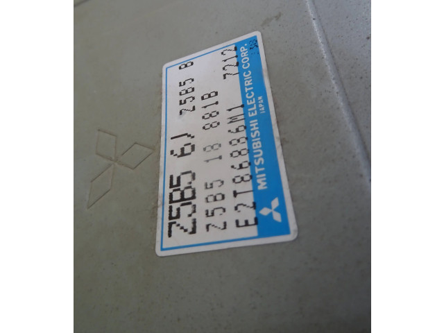 Блок управления двигателя E2T86886M1, Z5B56J Mazda 323 F
