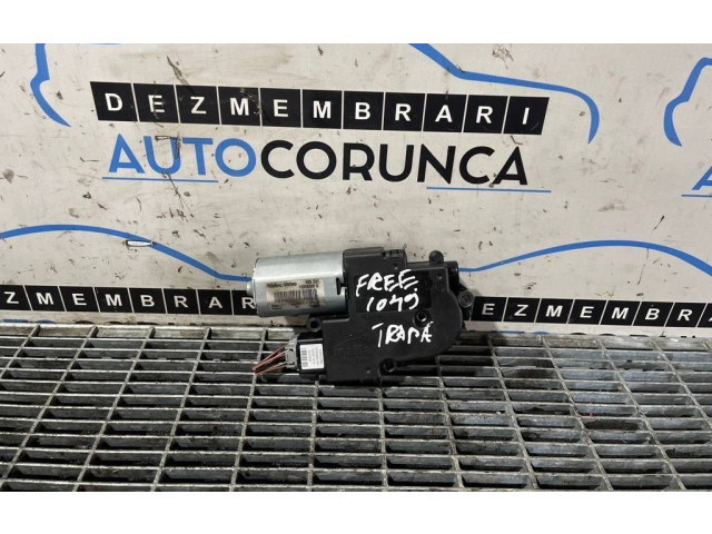 Моторчик заднего дворника Land Rover Freelander 2 - LR2