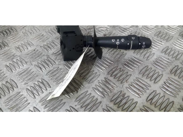 Ручка стеклоочистителей 7701051763 Renault Clio II