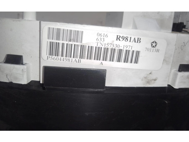 Přístrojová deska  Chrysler Voyager  R981AB  