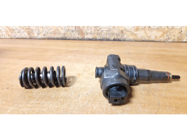 Форсунка 038130073J    Volkswagen Bora   