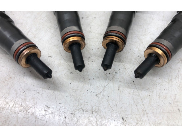 Комплект форсунок 0414720215    Skoda Octavia Mk2 (1Z)   