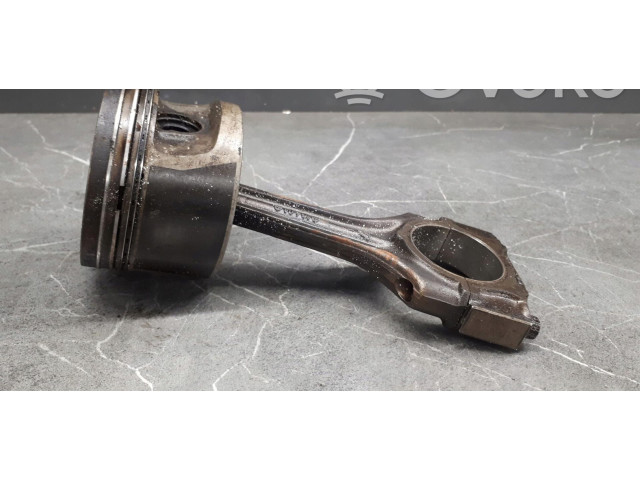 Píst 10401 Mercedes-Benz E W124