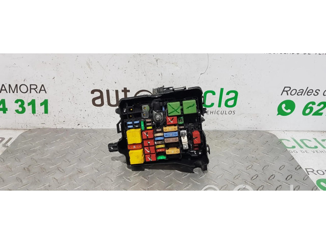 Блок предохранителей    Peugeot 2008 I    