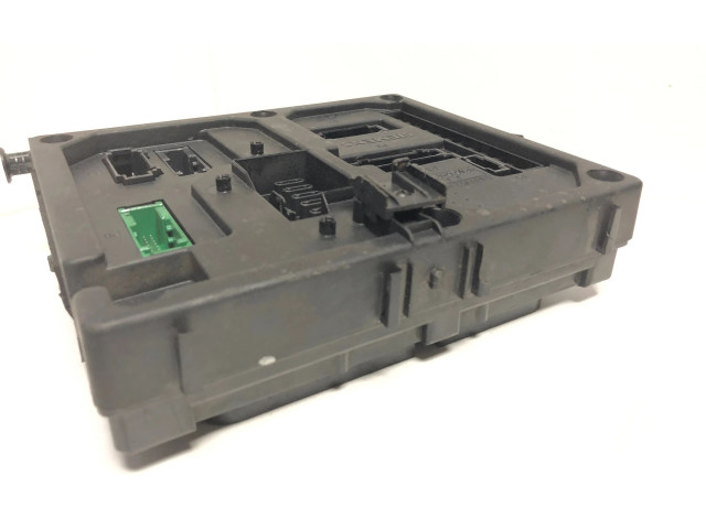 Блок предохранителей S108152001 Volkswagen Golf IV