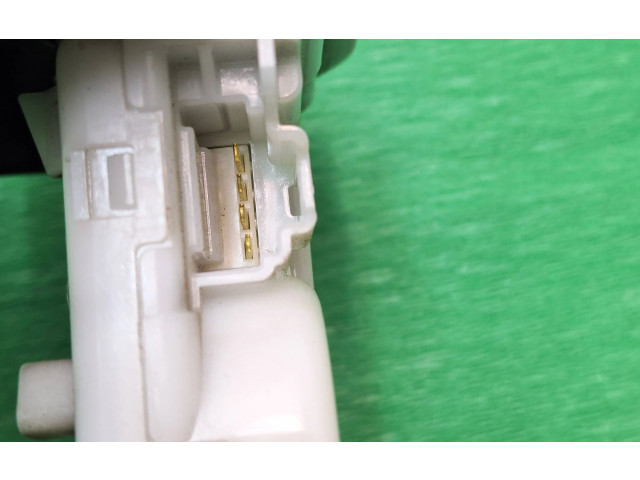 Zámek zadních dveří Subaru Forester SH 2013