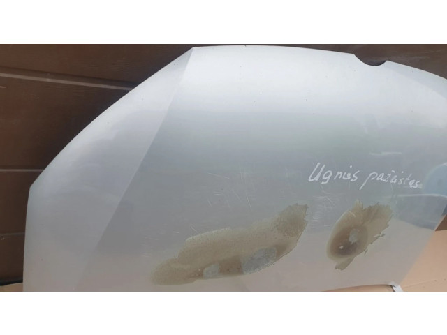 Капот двигателя