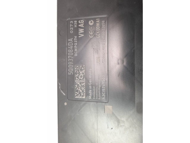 Блок управления 5Q0937084DA Audi A1