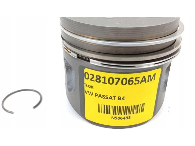  Поршень  028107065AM  Volkswagen PASSAT B4  