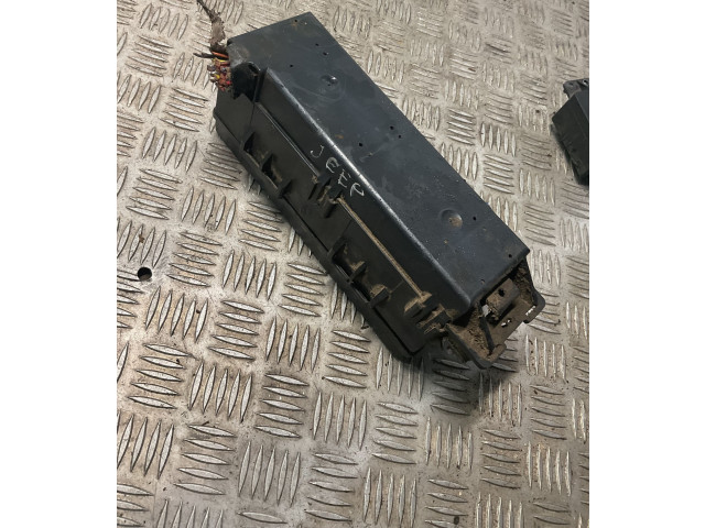 Блок предохранителей    Jeep Grand Cherokee    