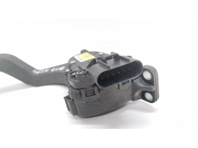 Педаль акселератора