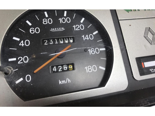 Přístrojová deska Renault 9 1985 7700757835, 7700757835