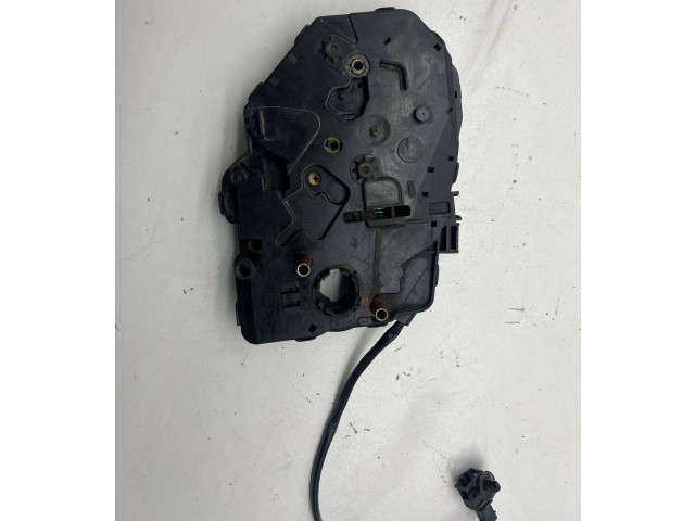 Zámek zadních dveří 2K0827426C Volkswagen Caddy 2008