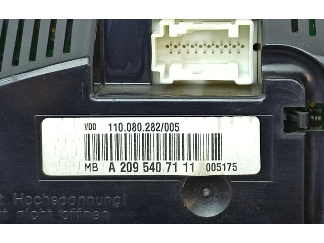 Přístrojová deska Mercedes-Benz CLK A209 C209 2004 A2095407111, 110080282