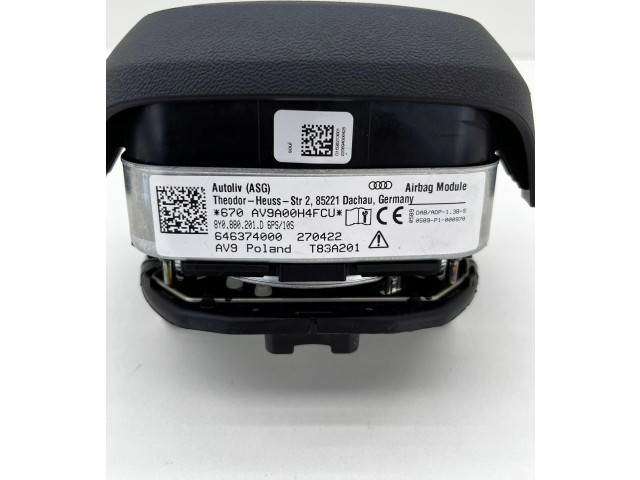 Подушка безопасности водителя    Audi RS3 8Y