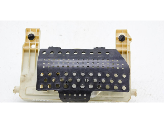 Pojistková skříňka 7M5T14A073, 8M5T14014 Ford Focus 2008