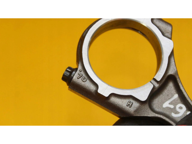 Поршень с шатуном    Subaru Forester SJ       