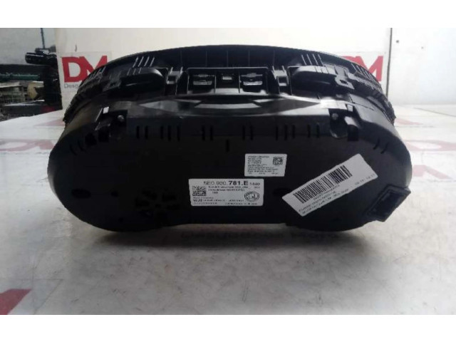 Панель приборов 5E0920781E Skoda Octavia Mk3 (5E)