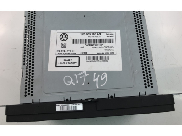 Радио/ проигрыватель CD/DVD / навигация