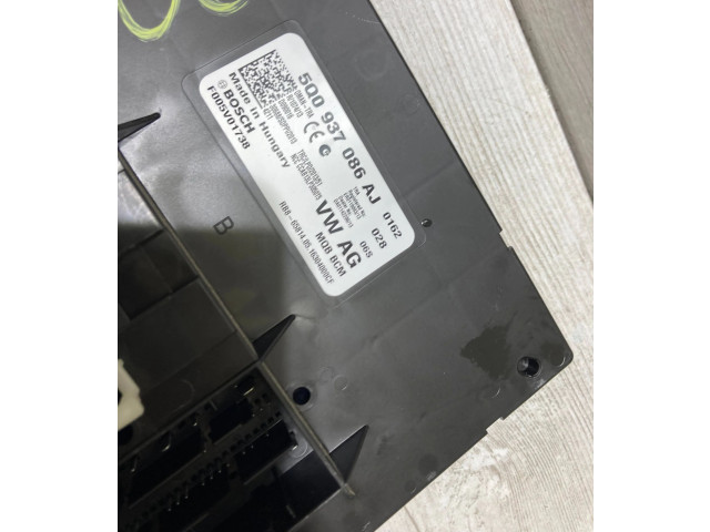 Блок комфорта 5Q0937086AJ, F005V01738 Skoda Octavia Mk3 (5E)