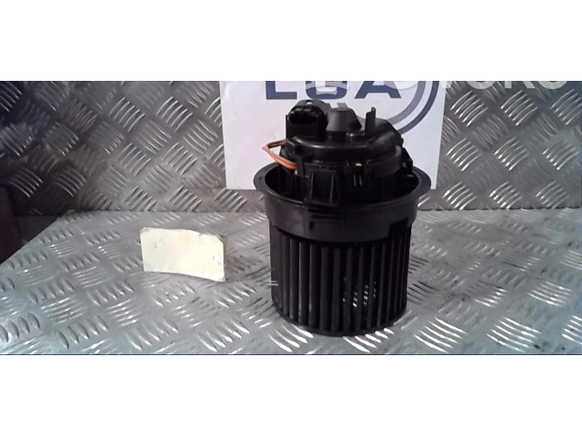 Вентилятор печки 272101170R Dacia Sandero