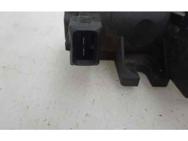 Vstřikovací lišta 55563534 Opel Zafira B Z19DT