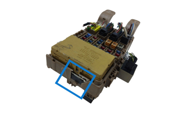 Блок предохранителей 8264113040, 2323000231   Toyota Corolla Verso E121    